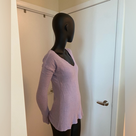 Lavendar Distressed sweater - Picture 4 of 5